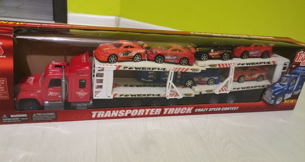 Голям автовоз с коли