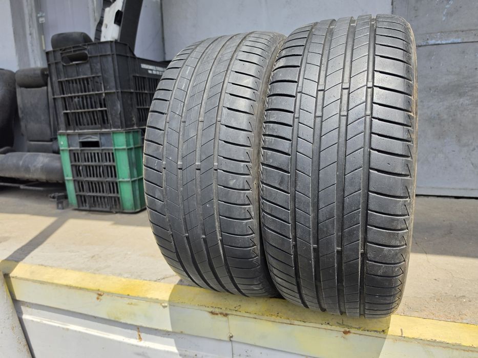 2 бр. летни гуми 225/45/17 Bridgestone 4/6 mm DOT 1219/1320