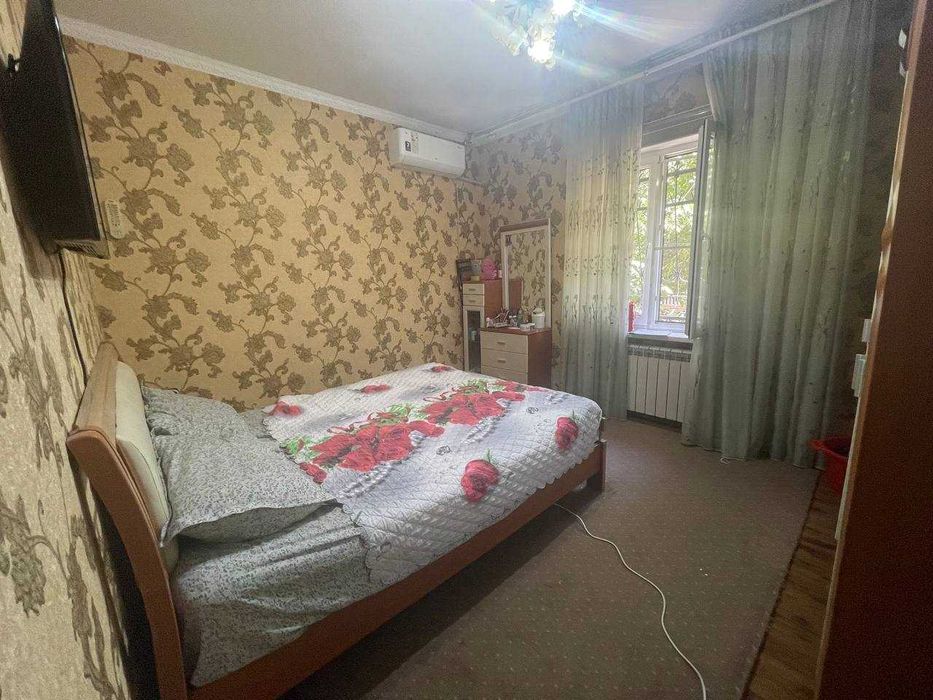 Продается квартира на первом этаже (Госпитальный рынок)
