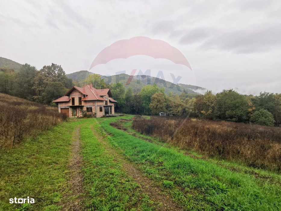 Casa noua de vanzare cu 6.400 mp teren in Copalnic Manastur