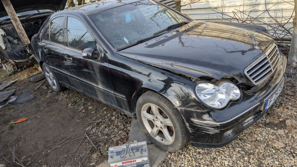 Dezmembrez Mercedes W203 Facelift 2005 C220 CDI OM646 orice piesa