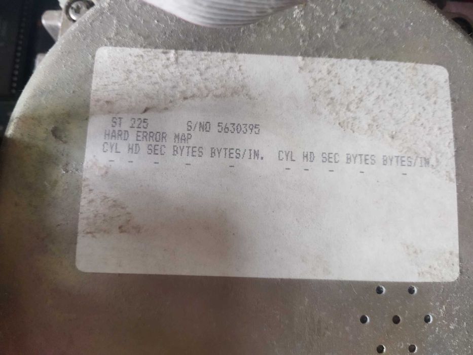 Стар компютър с монитор