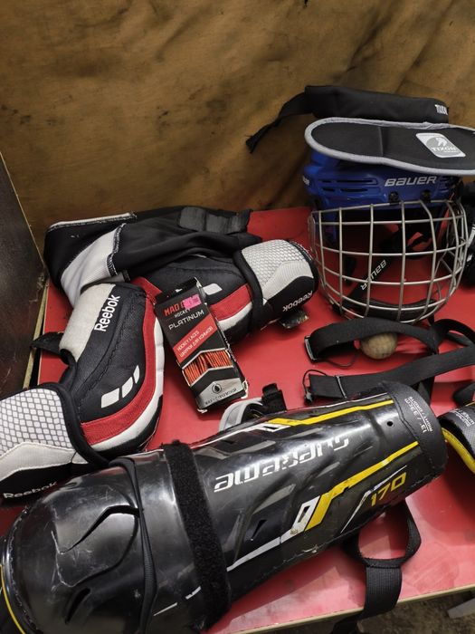 Продам хоккейную форму