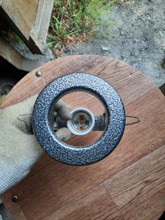 Точечные светильники большего  размера