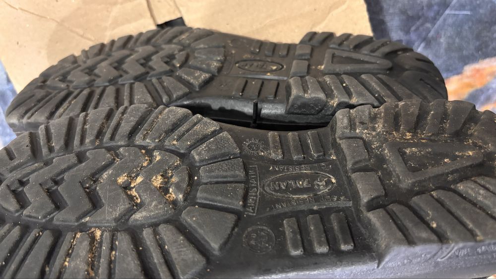 Продам рабочие ботинки летние