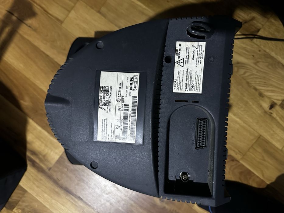 Televizor vechi functional cu SCART