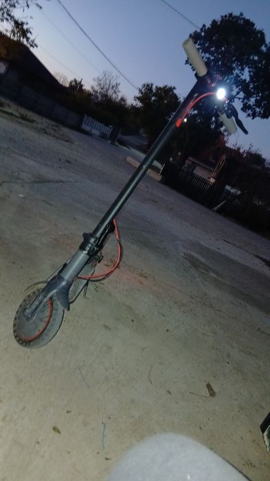 Vând trotineta electrica aovopro Es80