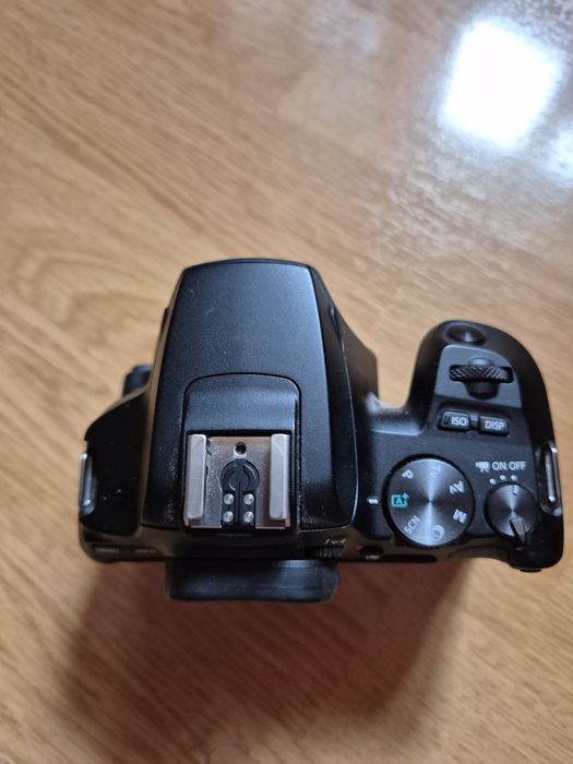 Aparat foto Canon E 250d impecabil