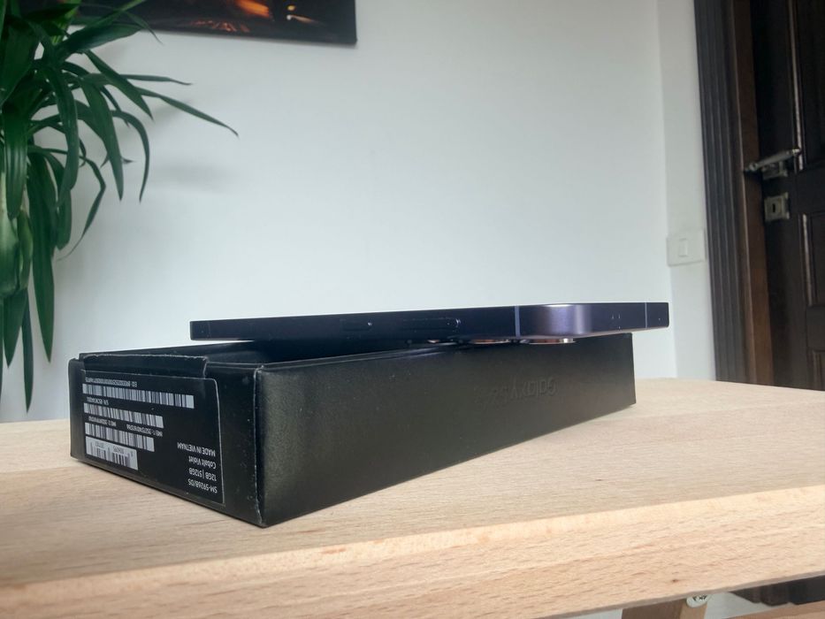 Vând Samsung Galaxy S24 Plus ca nou 512 GB