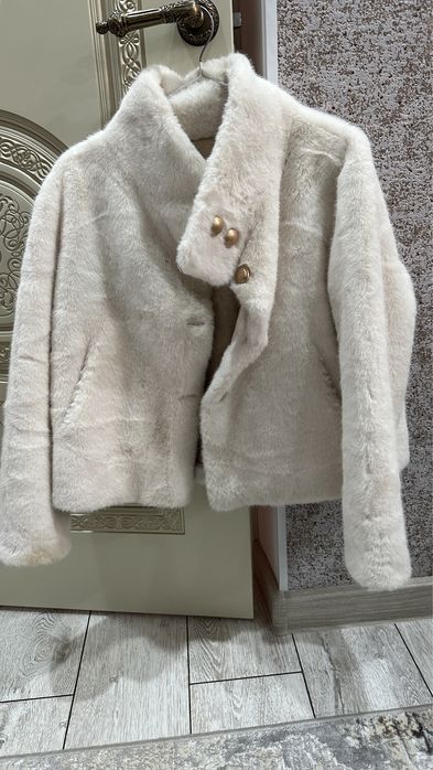 Продам шубы новые