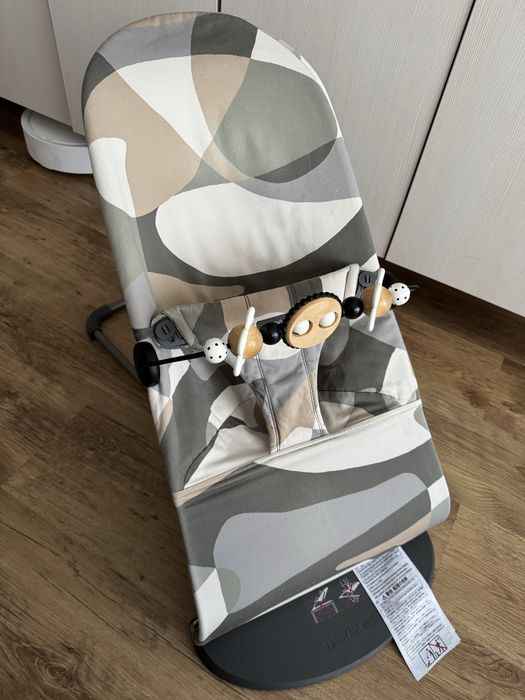 Balansoar babybjorn jucarie inclusa