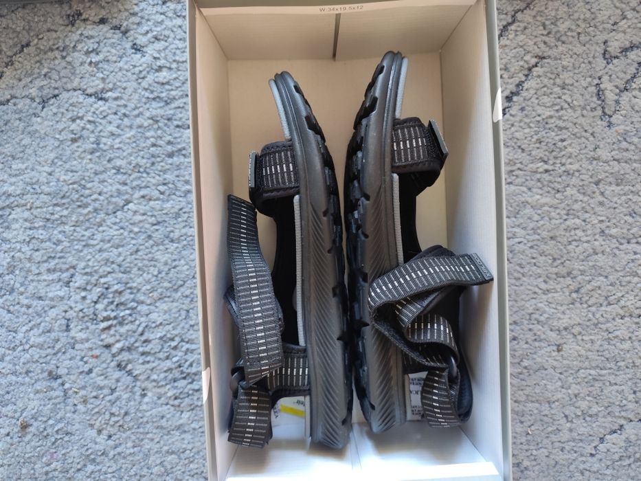 Продам мужские сандалии