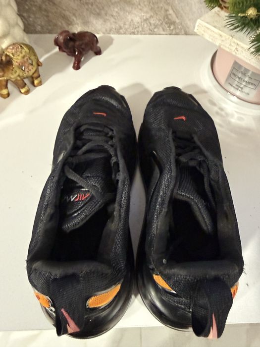 Продавам обувки nike 720