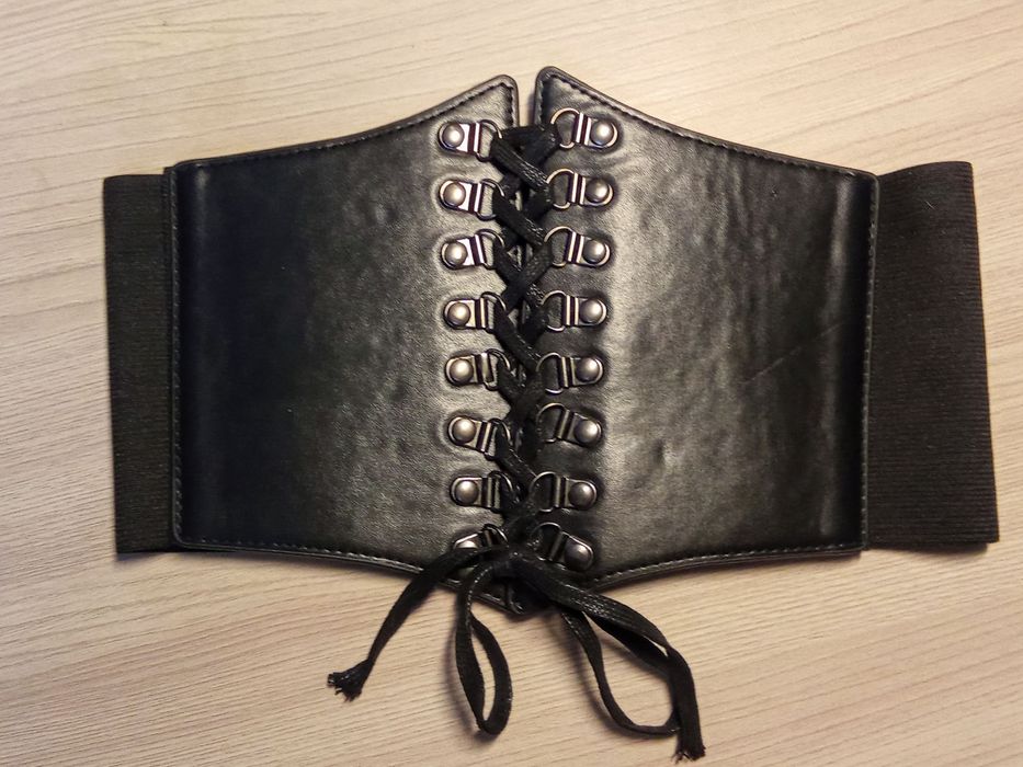 продам корсет черный