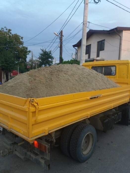 Transport moloz Deseuri autorizat Agregate Minerale Nisip Pamant gazon