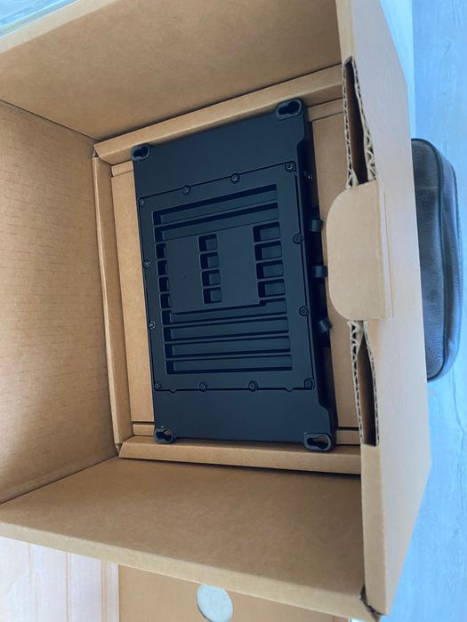 Продавам Garmin Panoptix LiveScope Plus System (GLS10 + сонда LVS34) – Буквално НОВА, в ГАРАНЦИЯ до 17.04.2028г