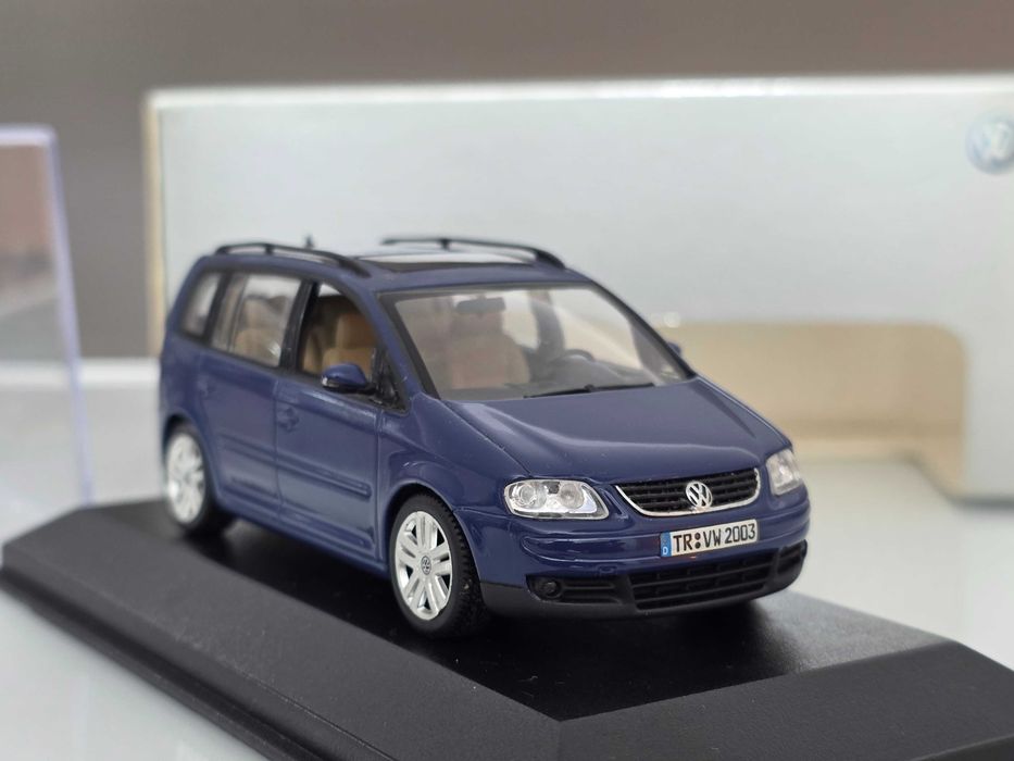 Macheta Auto 1/43 Minichamps Dealer Edition VW Volkswagen Touran