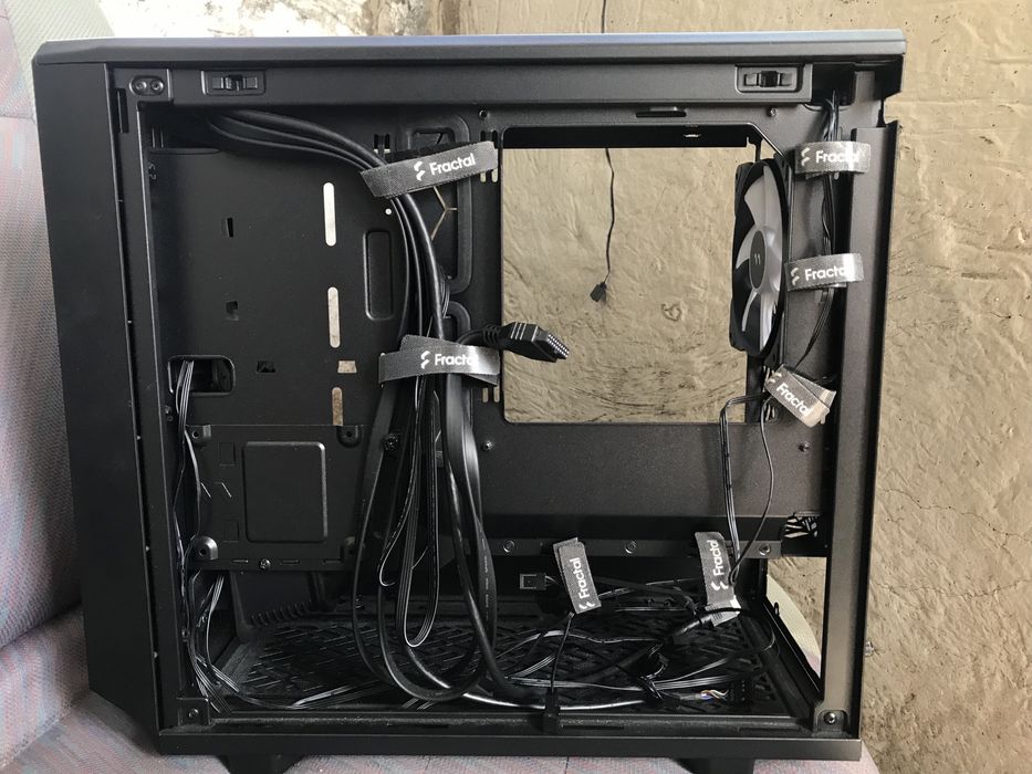 Кутия за компютър Fractal design Meshify nano2 ITX