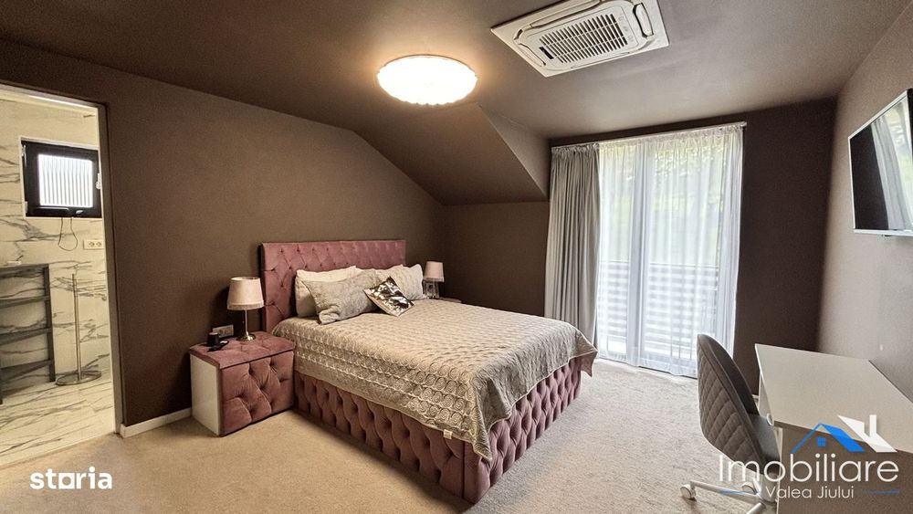 Casa / Pensiune exclusivista - Petrila (Bratianu) | 4 camere cu baie