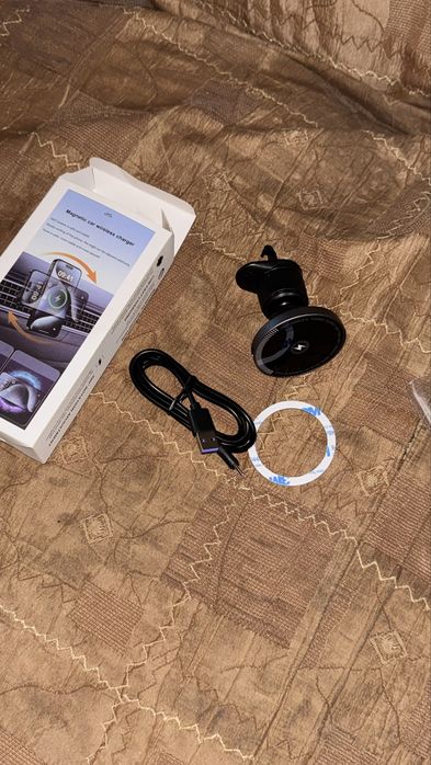 Магнитная беспроводная зарядка MagSafe в авто 15W (Новая)