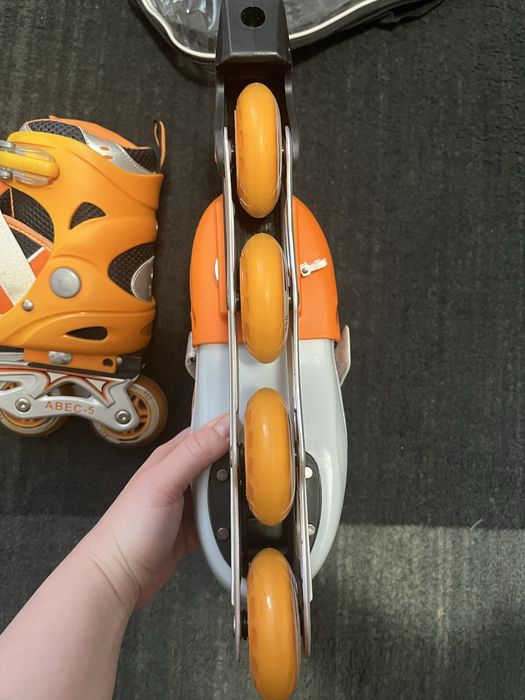 Role reglabile cu roti de silicon