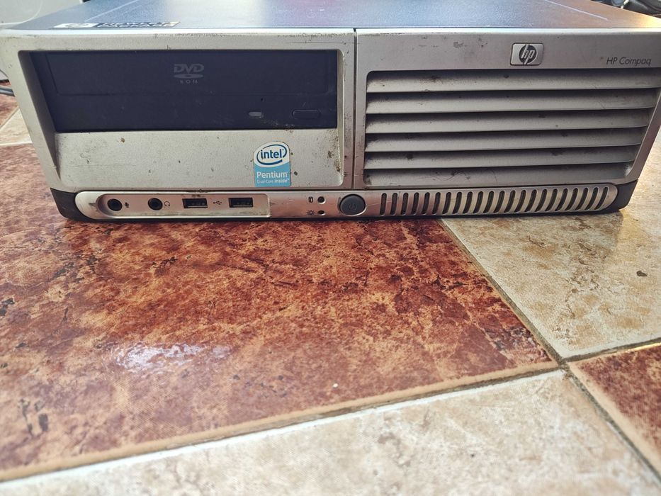 [За Ремонт Или За Резервни Части] 4 Броя Настолни Компютри