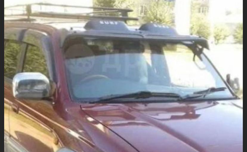 Споилер на лобовое стекло