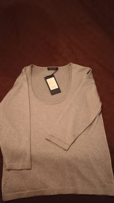 Bluza nouă Îl Modo.