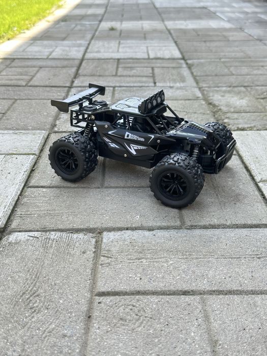 Camion cu telecomanda si acumulator