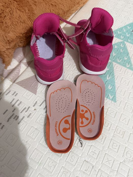 Обувки biomecanics 20