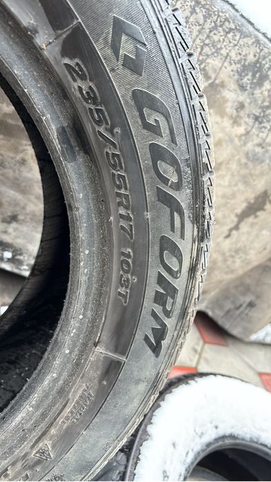 Продам шины в отоияном сост