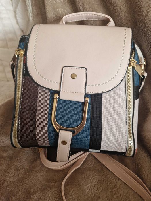 Чисто нова дамска раница