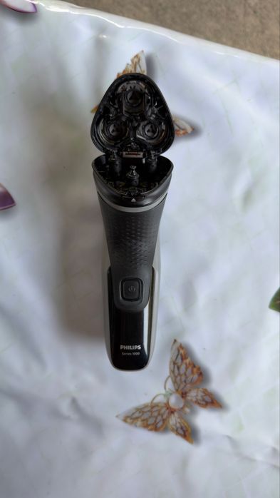 Электробритва Philips series 1000