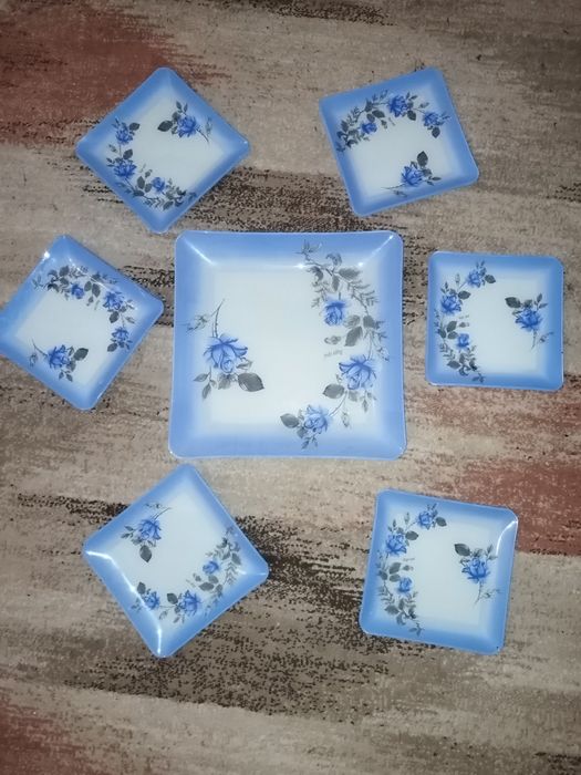 Set de șase farfurii + platou mare noi