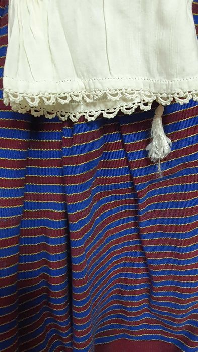 REDUCERE PRET 750 lei (de la 875 lei) in LUNA MAI  Costum popular