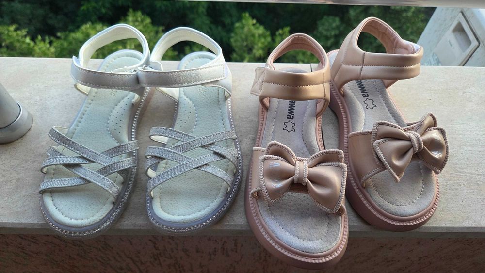 Продавам детски сандали н.34