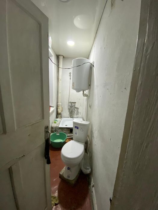 Продам двух комнатную квартиру