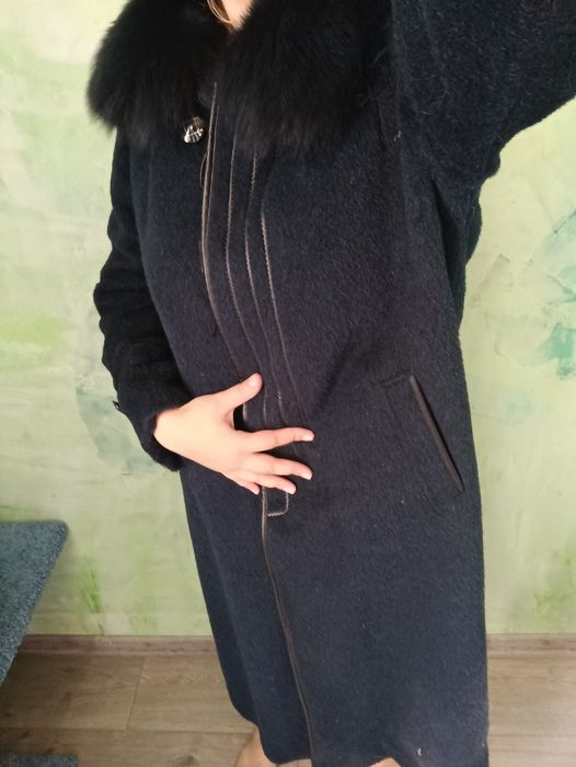 Продам осенее-зимнее пальто