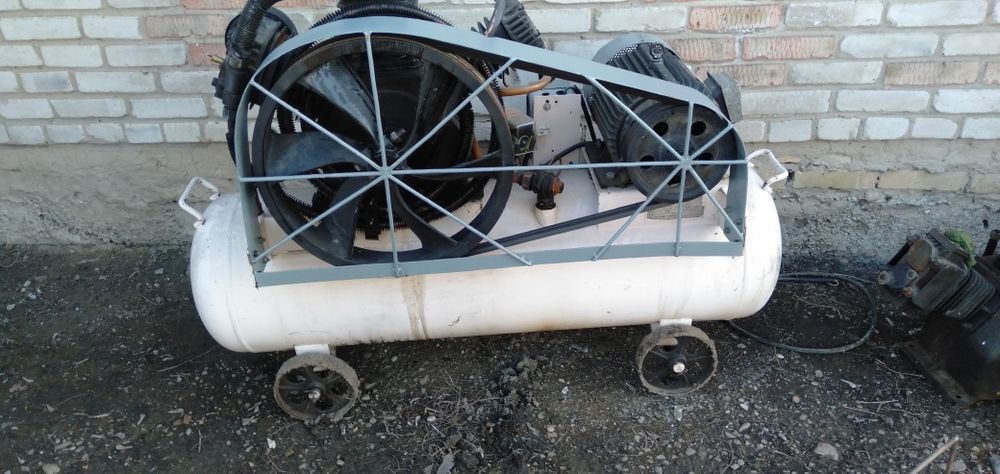 Продам компрессор