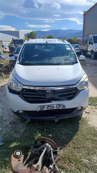 Дачия Лоджи 1,5дци . На части