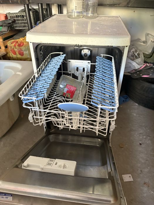 Продам посудомойки Candy и Indesit IDE 44