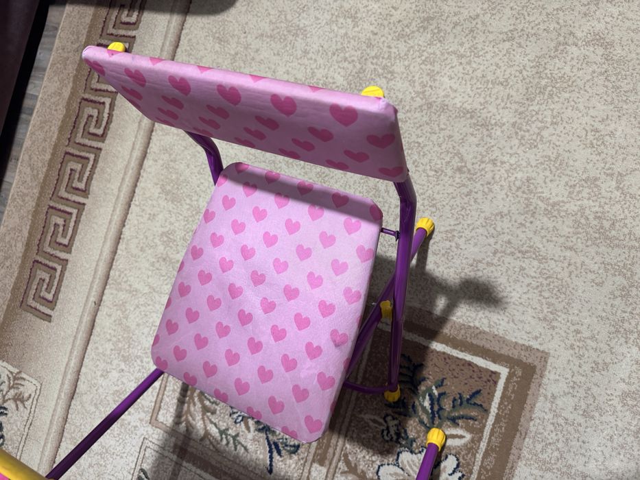 Десткий столик и стульчик