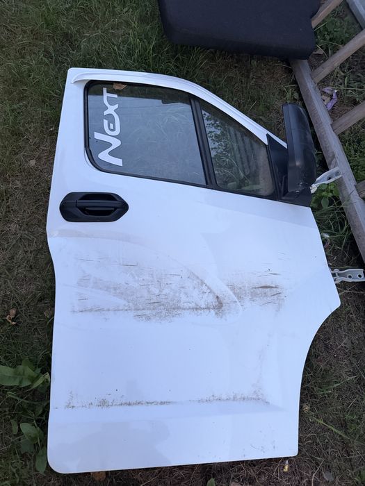 Продам дверь от некст