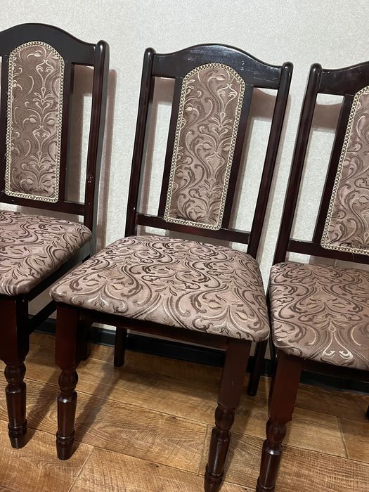 Стол деревянный с стульями