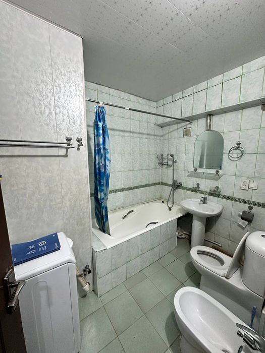 Яккасарйсий район ракат махалля 1 этаж 2х ком можно под офис