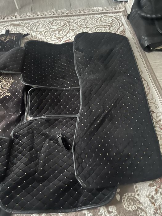 Чехлы на автомобиль универсальные