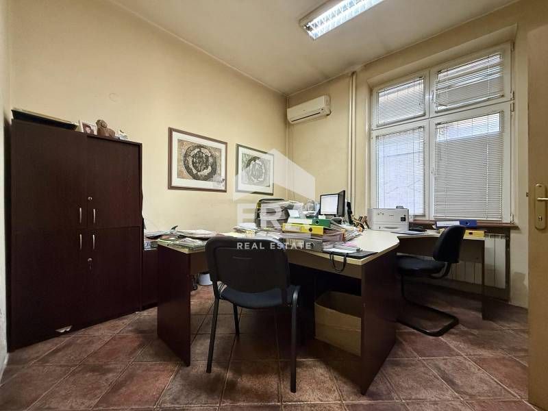 Продава се Офис в София, Център - 80 кв.м за 8 €/кв.м - Снимка #2