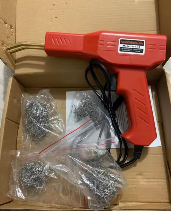 Pistol lipit plastic cu agrafe metal