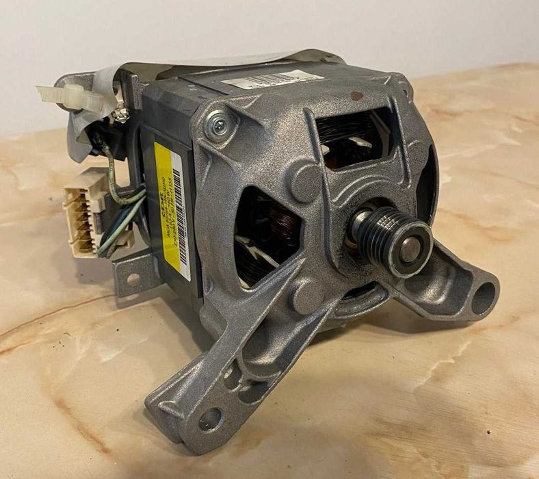 Motoare masini de spalat Whirpool in 3, 6 sau 7 pini diverse modele
