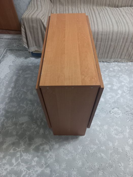 Продам стол книжка